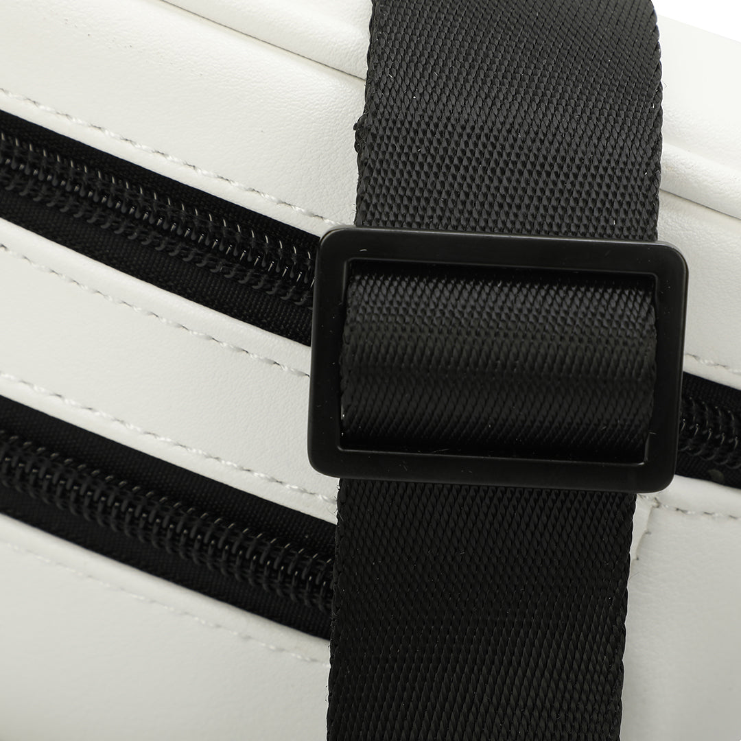 Close-up of the white faux leather streetwear bum bag from cawa.me