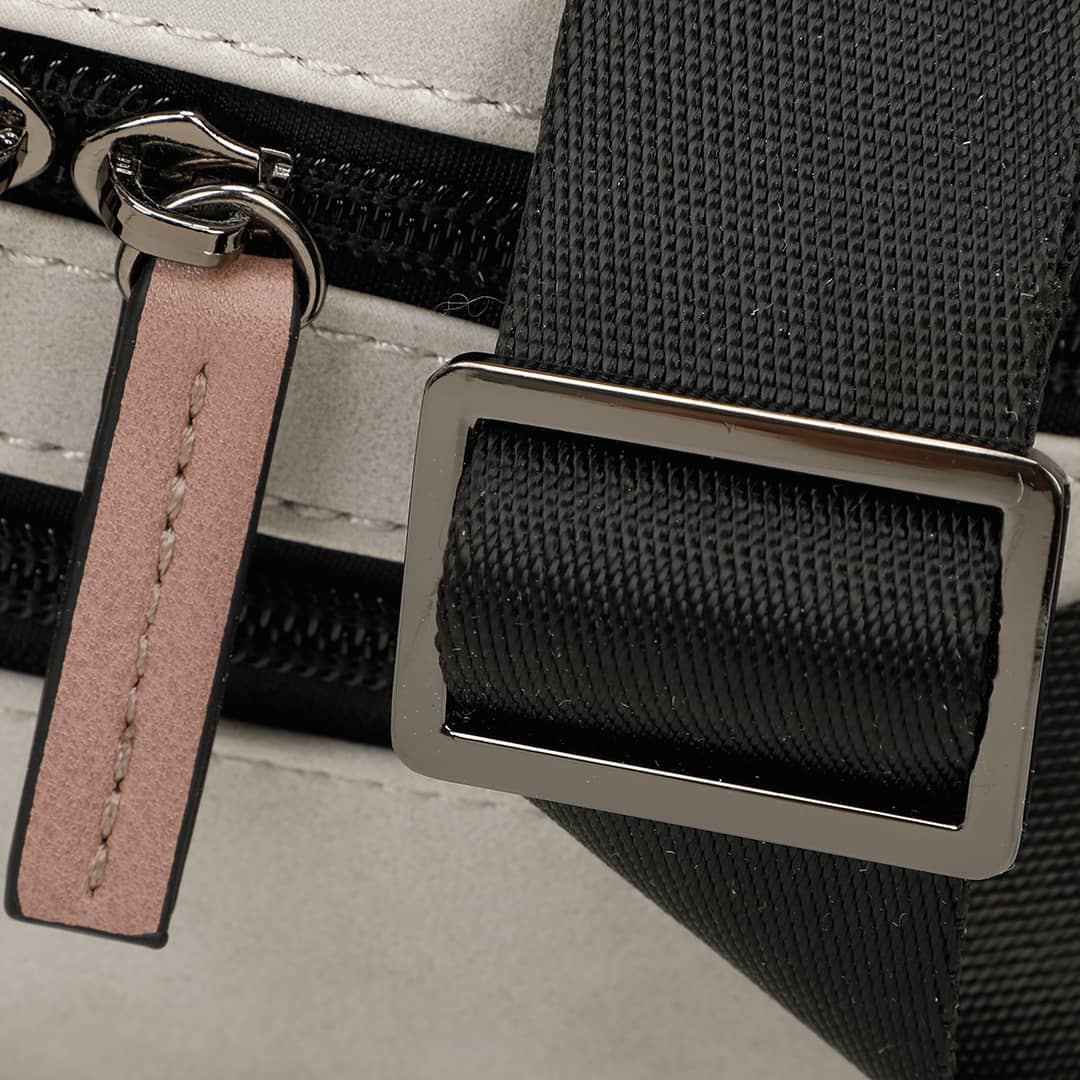 Close-up of the white faux leather streetwear bum bag from cawa.me