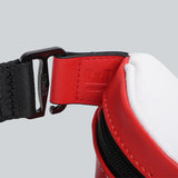 Detachable black straps of La Sacha Chicago, the white and red streetwear bum bag from cawa.me